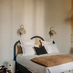 Maison Rosa Πανσιόν 3*