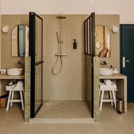 Pensionat Maison Rosa 3*