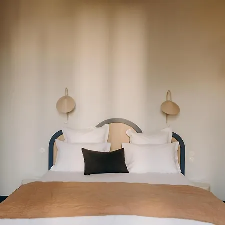 Maison Rosa 3*